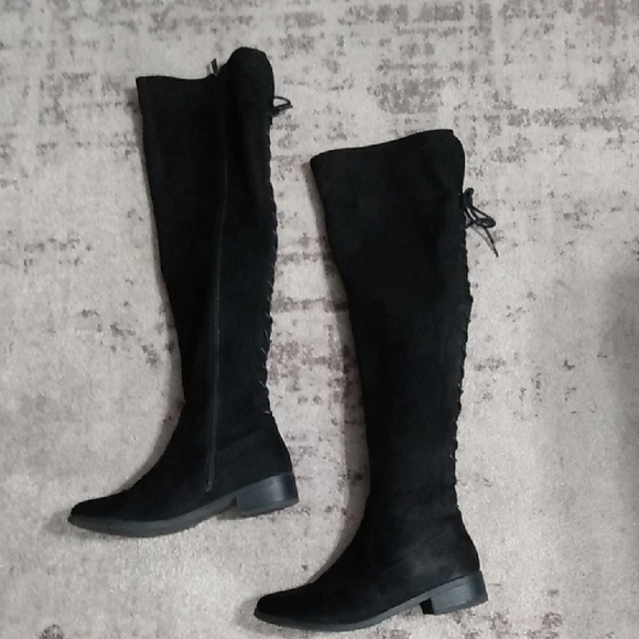 hard to see Shoes - Women's Black Over-the-Knee Boots
